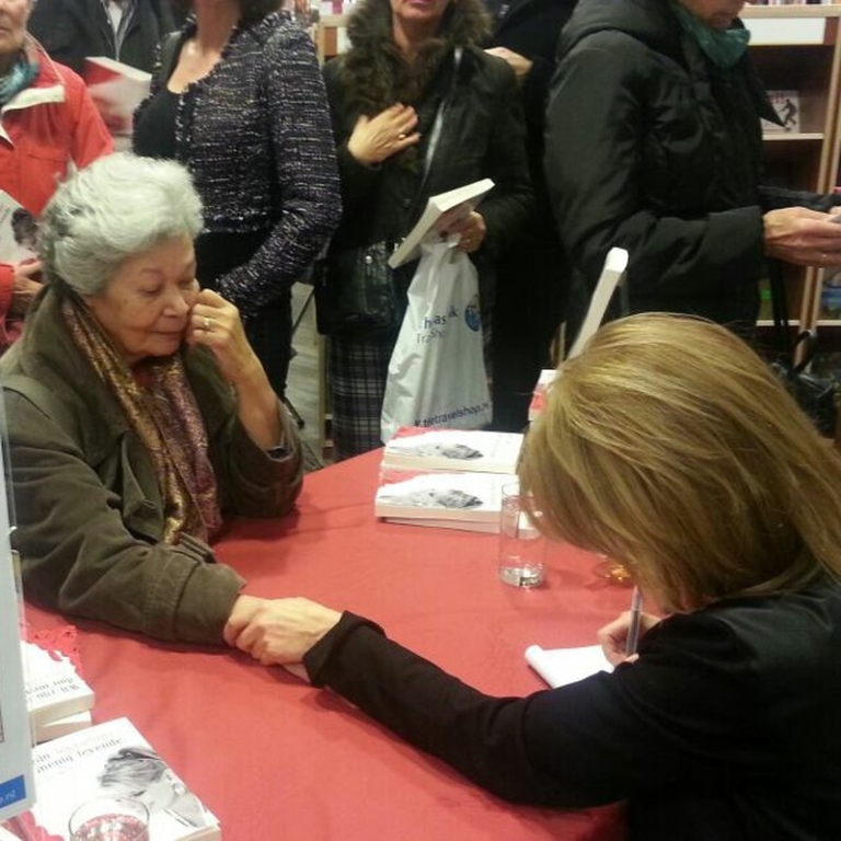 Book session in a book store