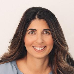 Dr. Divi has been a family doctor for 25 years and is the founder of the Mind Body Spirit Center.

She is also an author, international speaker & teacher.