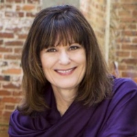 Tammy Billups is a Certified Interface Therapist, holistic intuitive healer, and one of the earliest voices to bring the animal-human sacred soul partnership into mainstream wellness conversation.