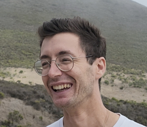 Good Headshot Pic 1 300x259